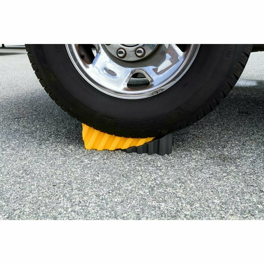 Curved Leveler and Wheel Chock